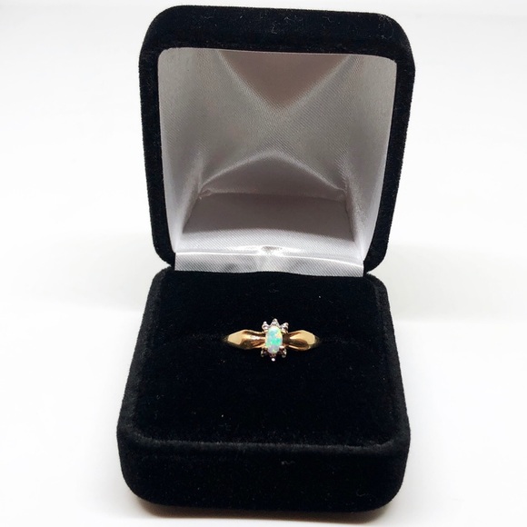 ❤️SOLD❤️ 10k Yellow Gold Genuine Opal Halo Ring - Picture 7 of 8